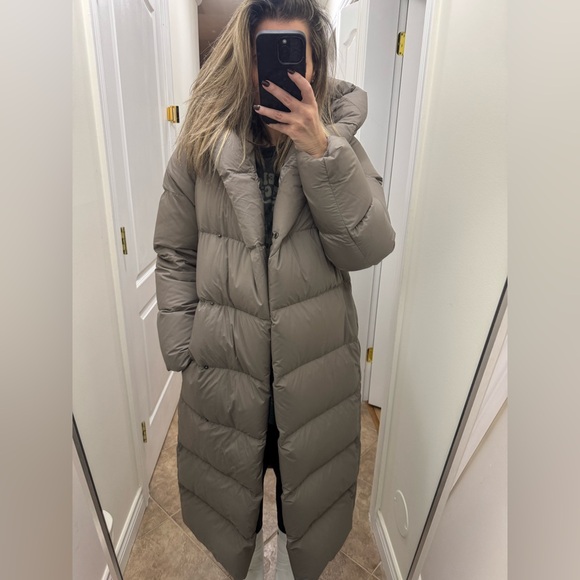 Babaton Jackets & Blazers - Babaton Duvet Puffer in Taupe